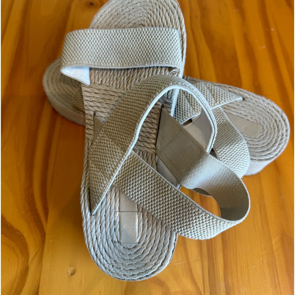 Womens size 7 1/2 sandal